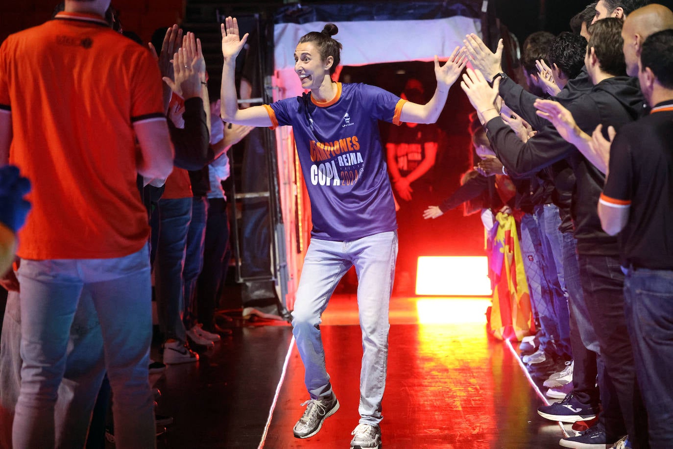 Celebración del Valencia Basket Femenino tras ganar la Copa de la Reina