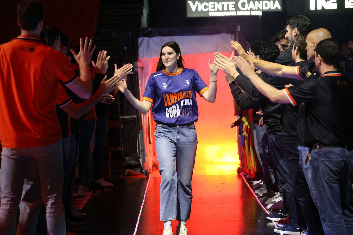 Celebración del Valencia Basket Femenino tras ganar la Copa de la Reina