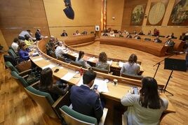 Concejales de los distintos partidos representados en el Ayuntamiento de Valencia, en un pleno.