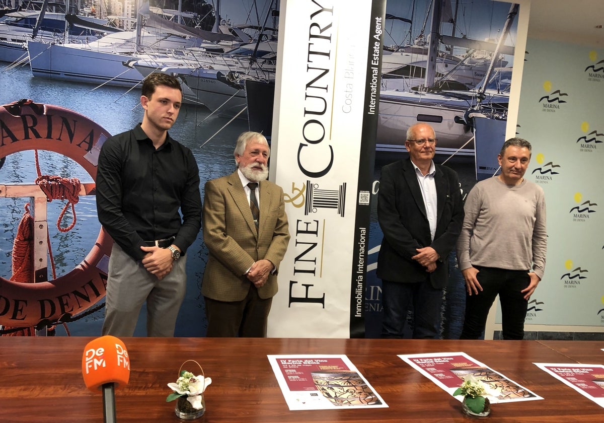 Los participantes en la presentación de la IV Feria del Vino.