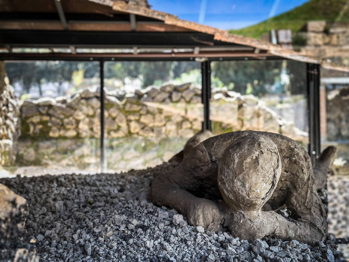 Pompeya expone réplicas de yeso de los fallecidos en la erupción del Vesubio