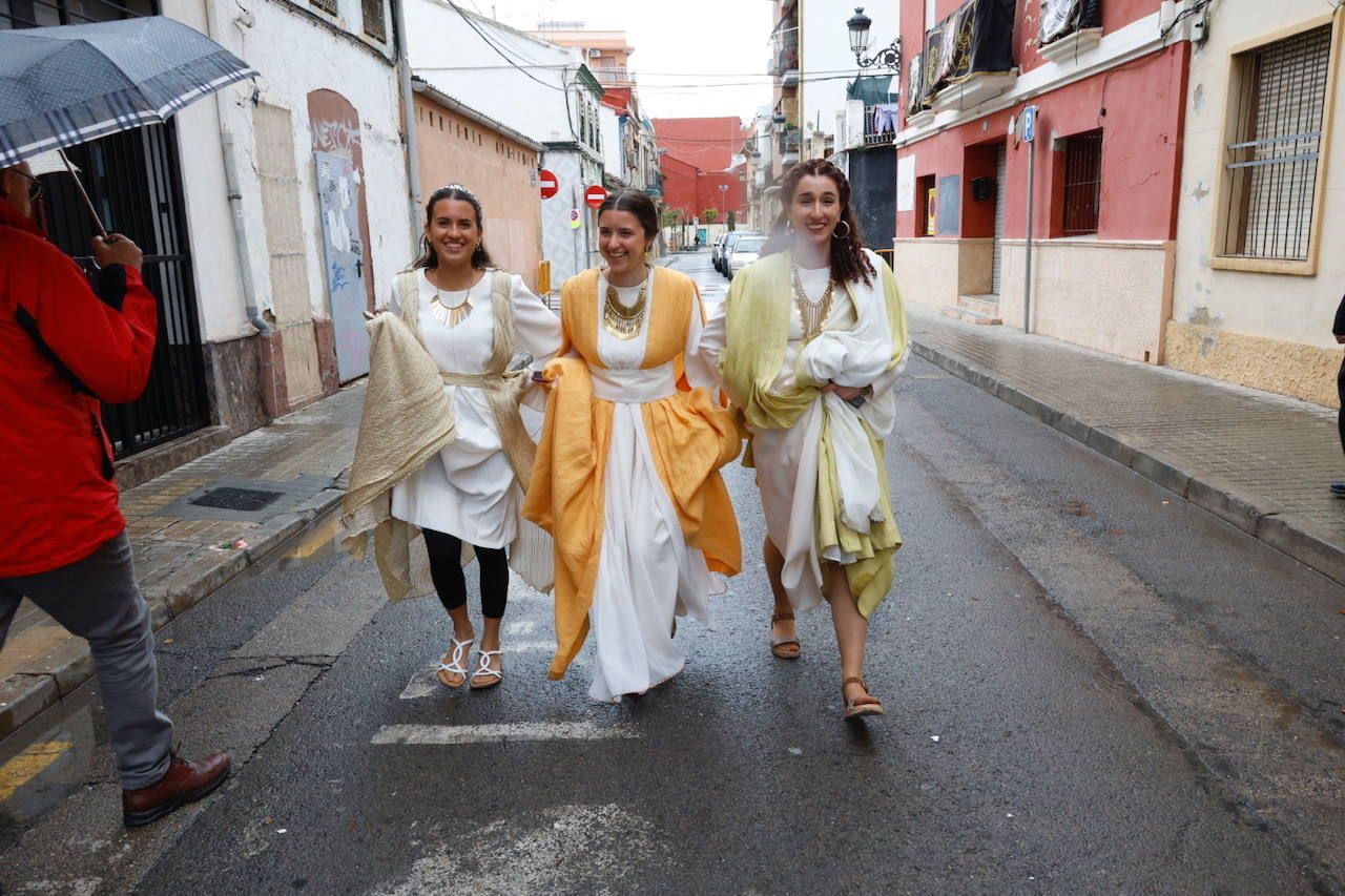 Suspendido el Desfile de Resurrección de la Semana Santa Marinera de Valencia por la lluvia, en imágenes