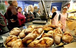 Monas de Pascua, en una panadería valenciana