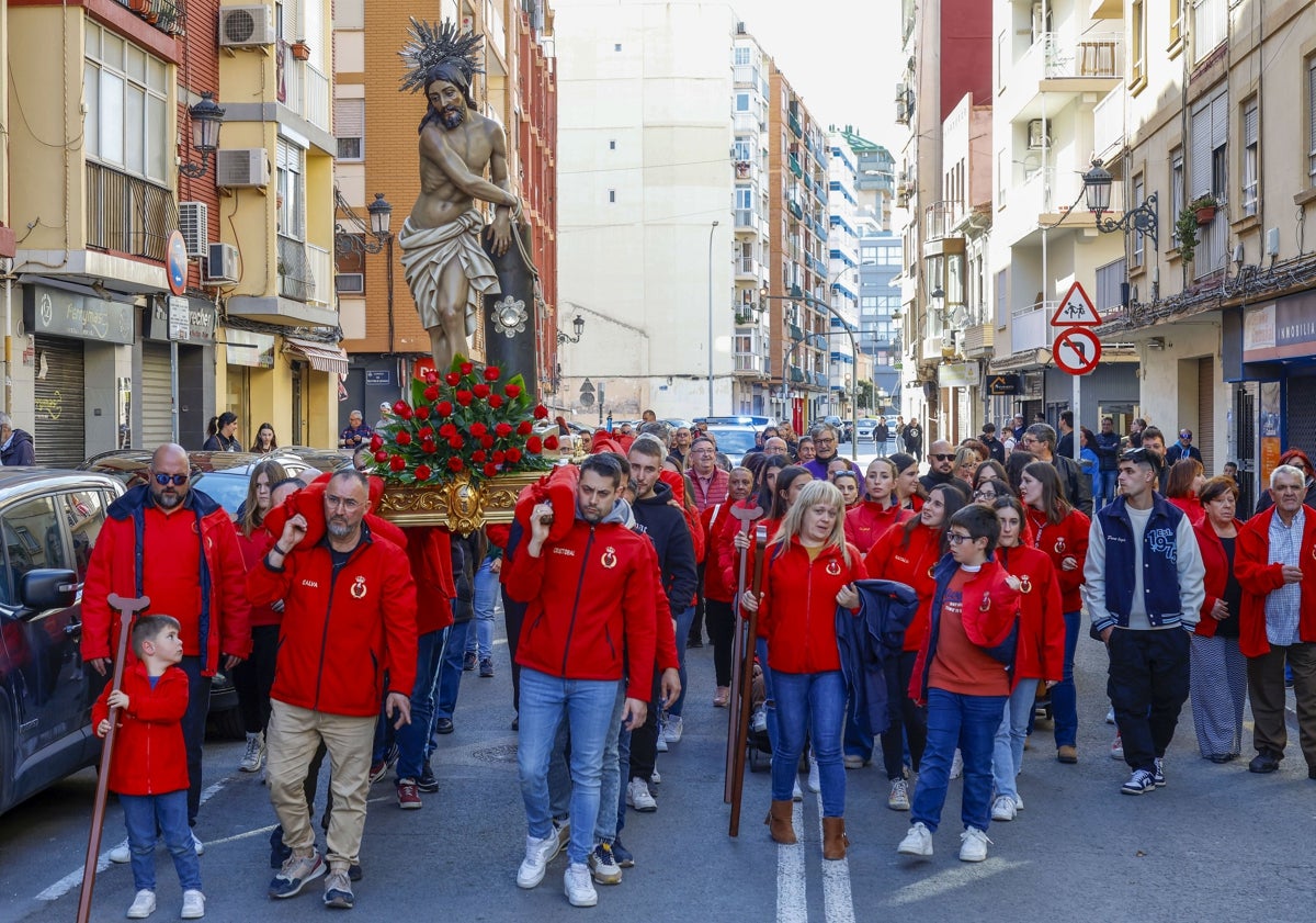 Imagen principal - Procesión con Jesús en la Columna. 