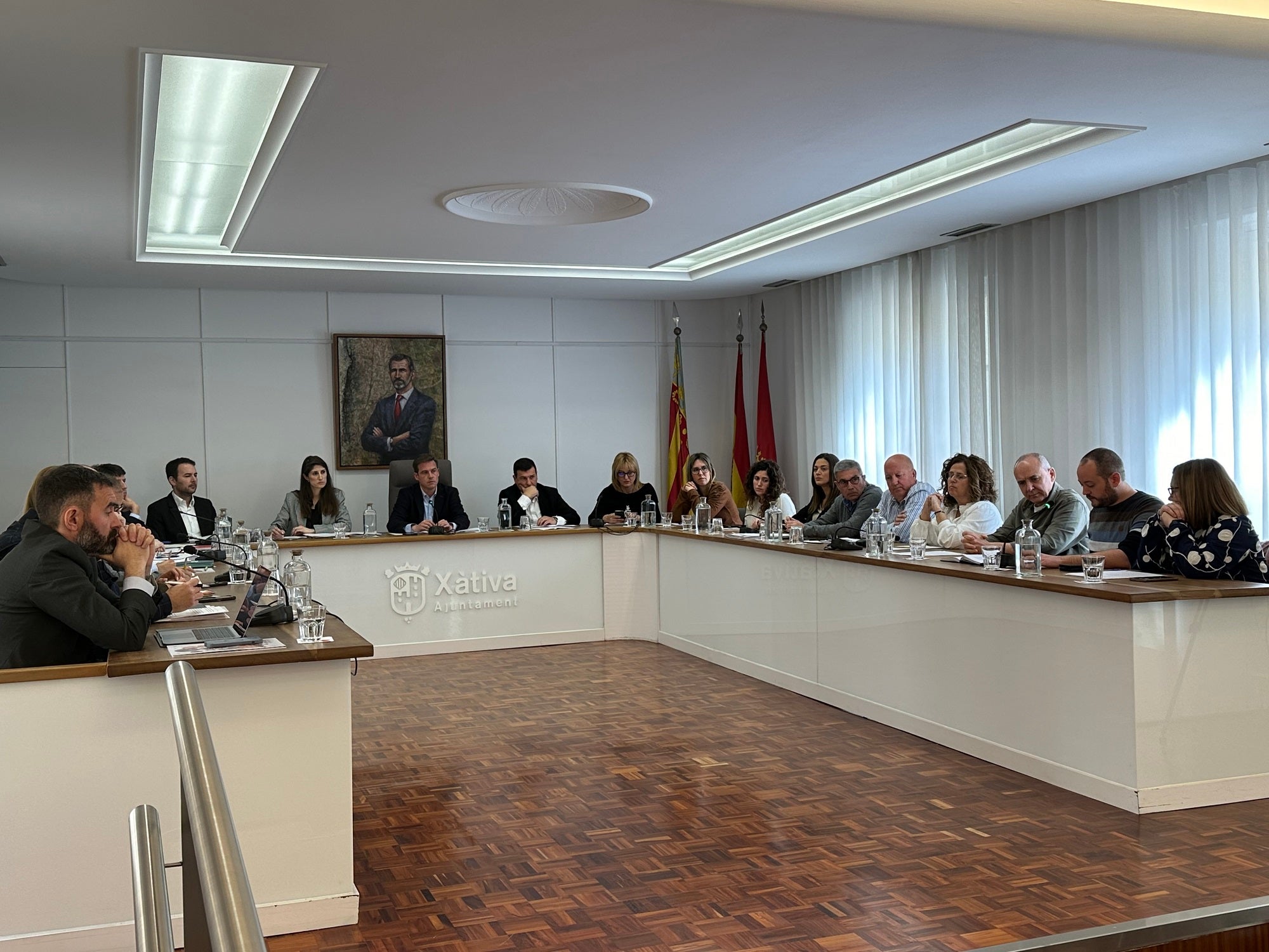 Momento del pleo de la corporación municipal de Xàtiva.