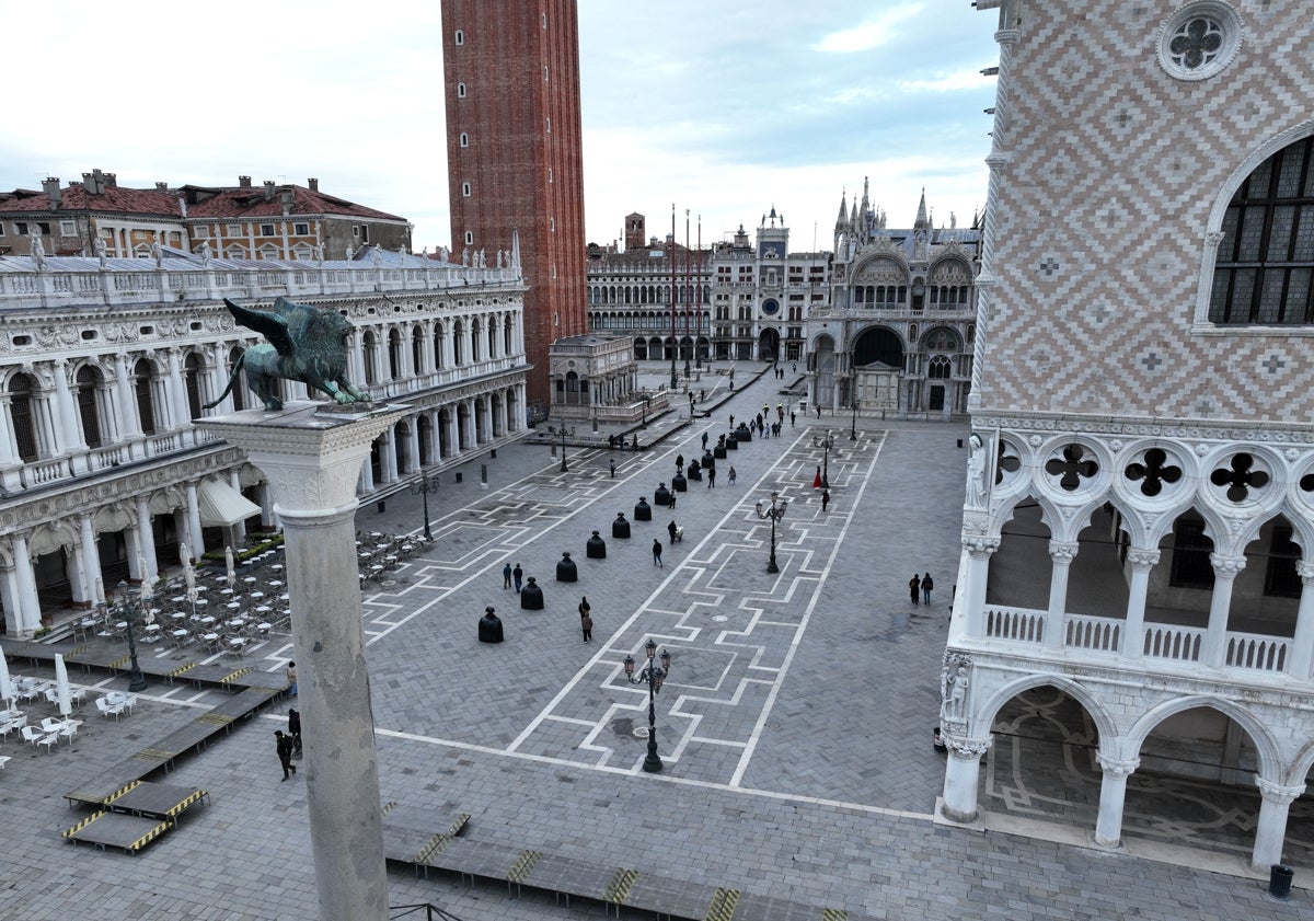 Imagen principal - Las &#039;Meninas&#039; de Valdés desembarcan en Venecia