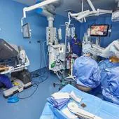 Intervención quirúrgica en un hospital de Valencia.