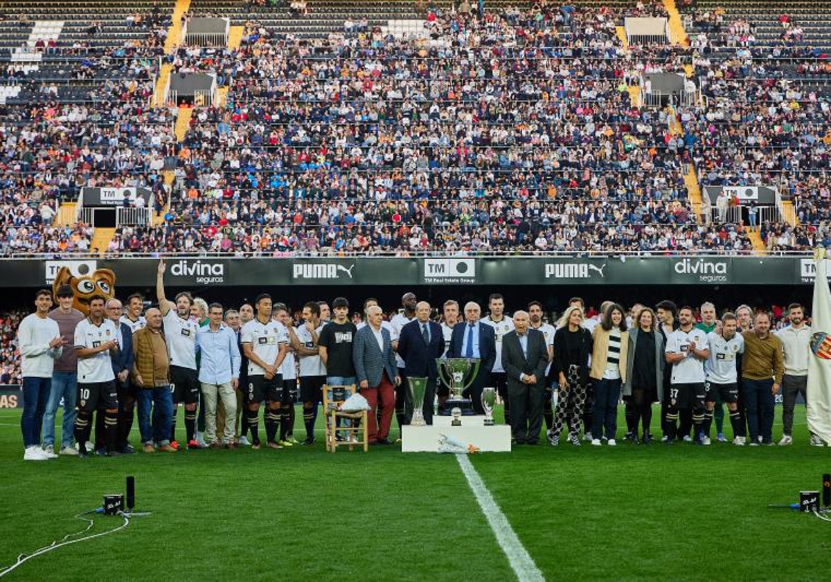 Imagen principal - Un homenaje a la altura del mejor Valencia