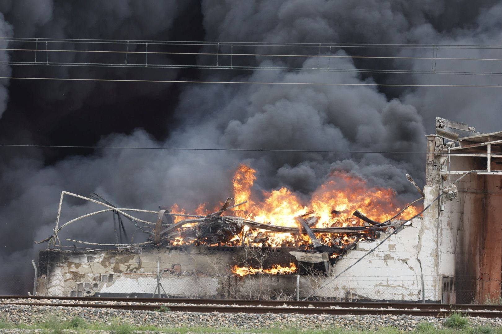 Incendio en una fábrica en Sollana