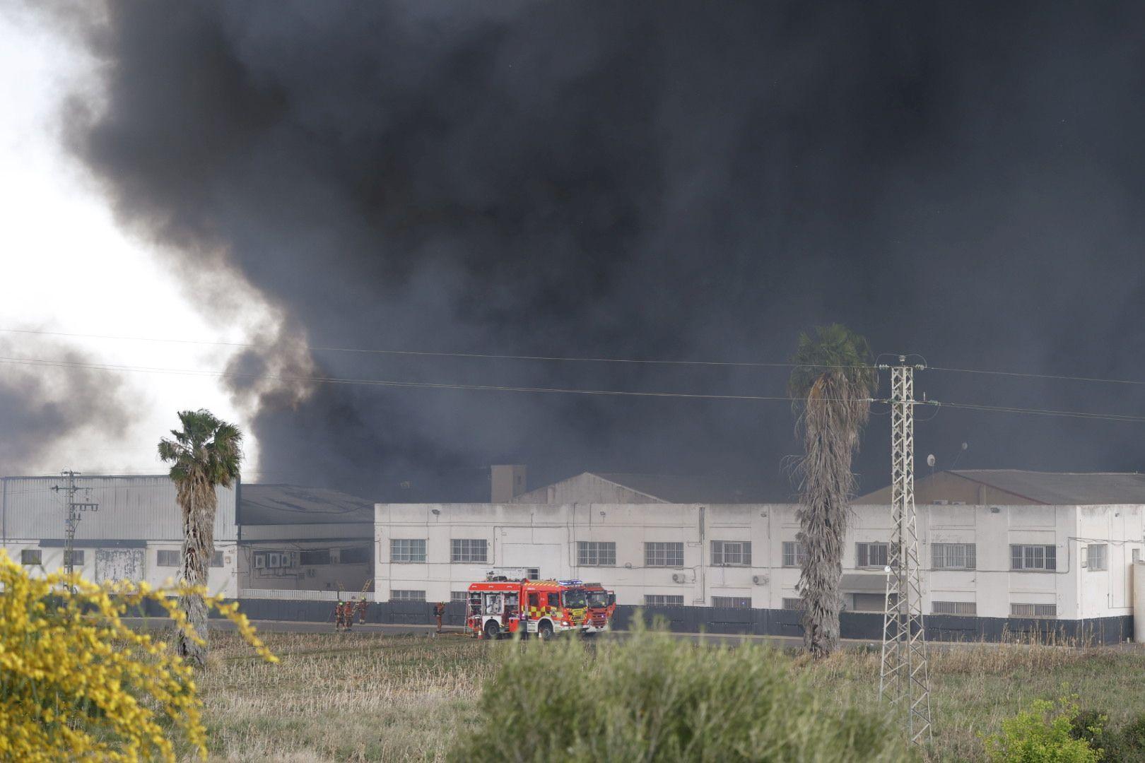 Incendio en una fábrica en Sollana