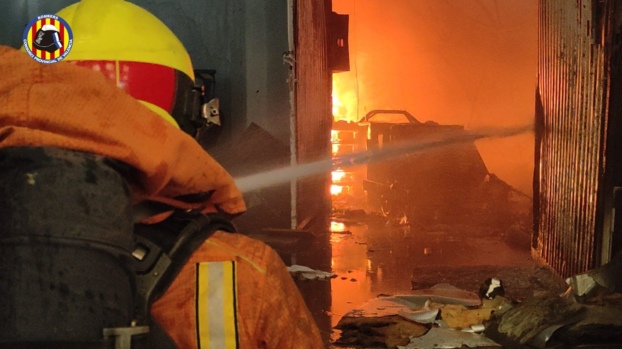 Incendio en una fábrica en Sollana