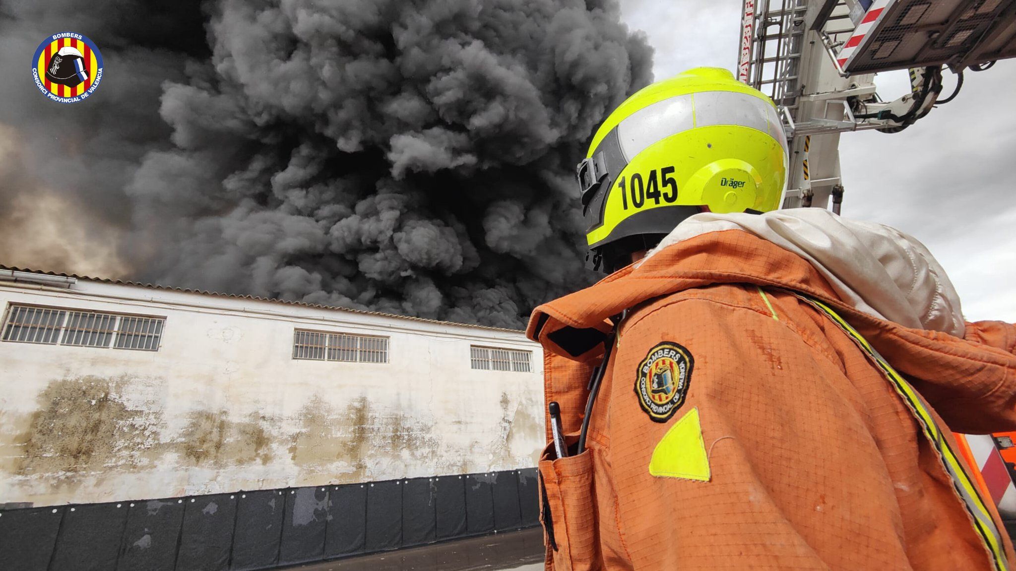 Incendio en una fábrica en Sollana