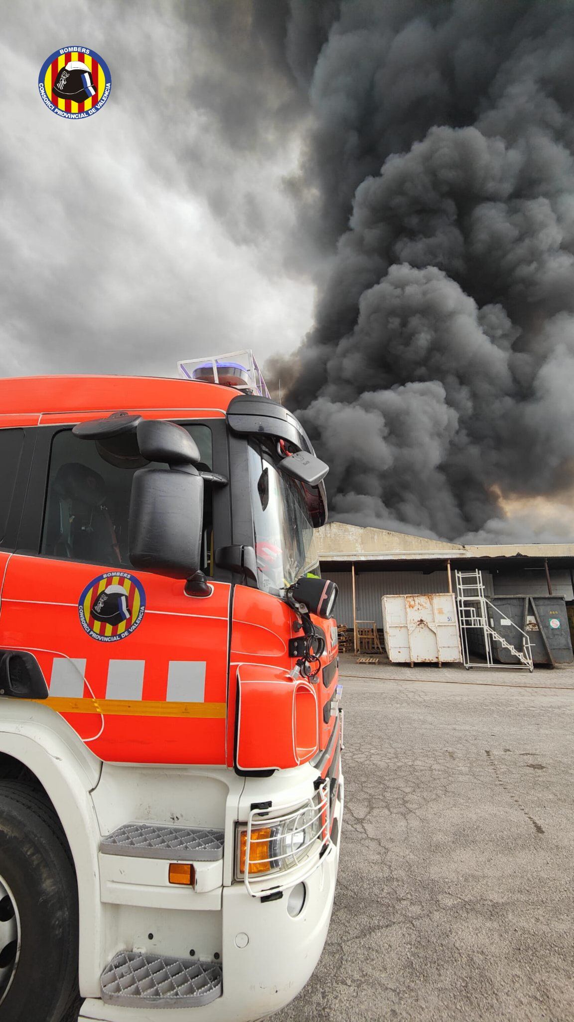 Incendio en una fábrica en Sollana