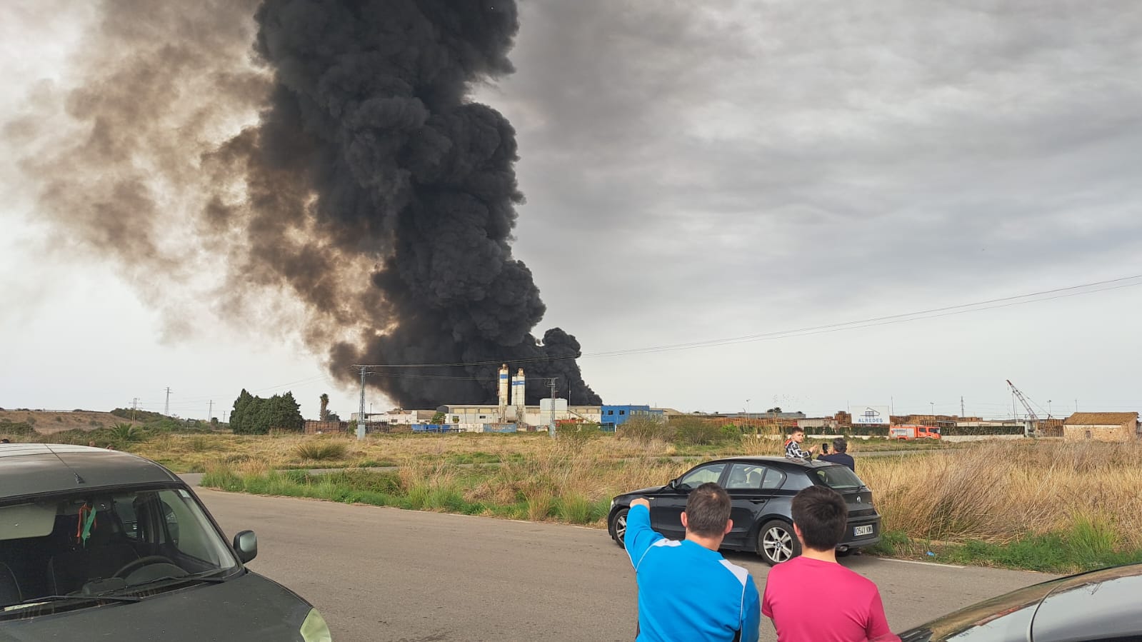 Incendio en una fábrica en Sollana