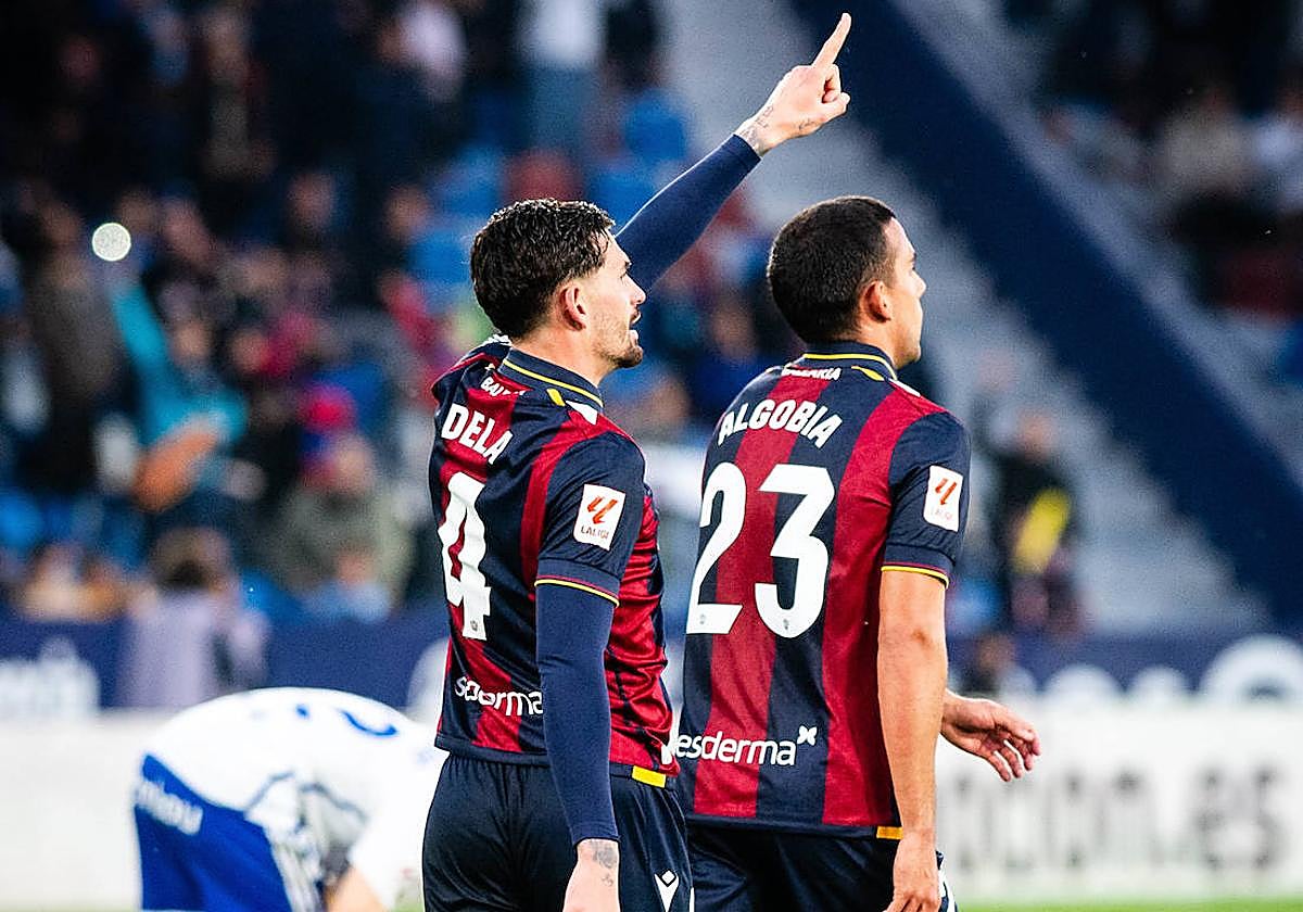 Dela y Algobia, ante el Zaragoza.