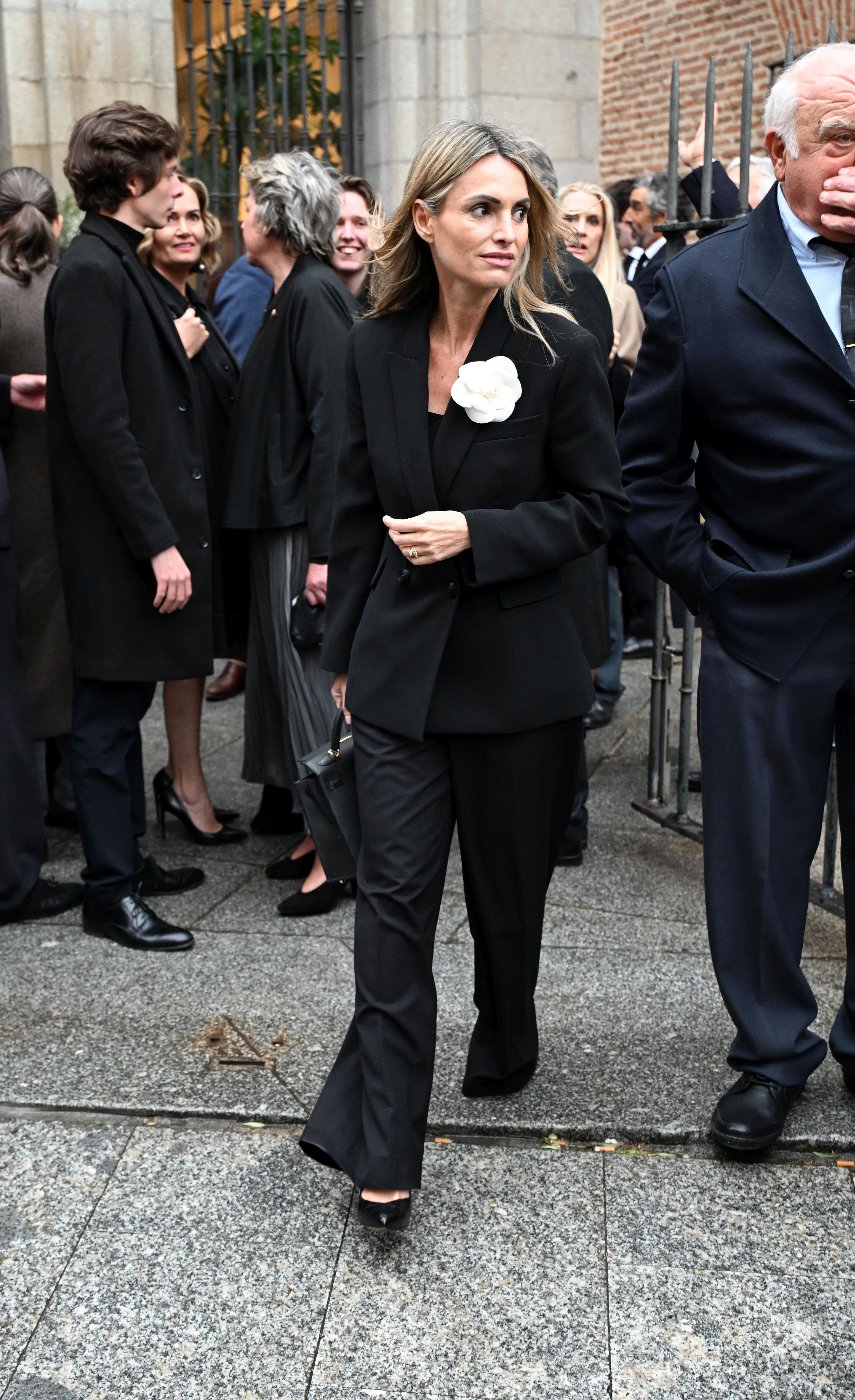 Fotos: los Reyes coinciden con Don Juan Carlos y Doña Sofía en el funeral de Fernando Gómez-Acebo