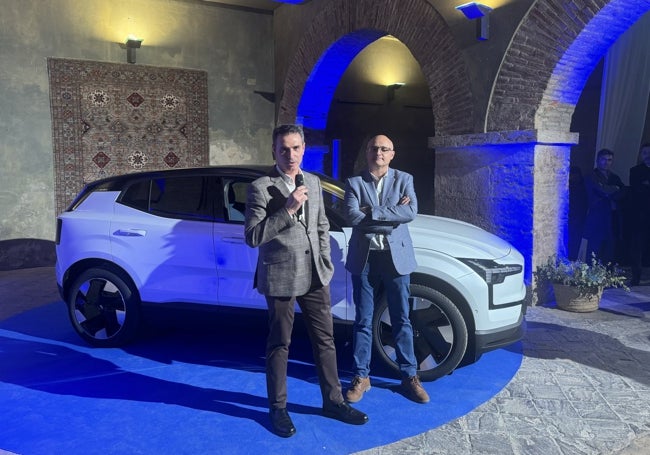 José Miñano y Toni Álvarez, gerentes de Vedat y Auto Sweden durante la presentación del EX30 en Valencia.