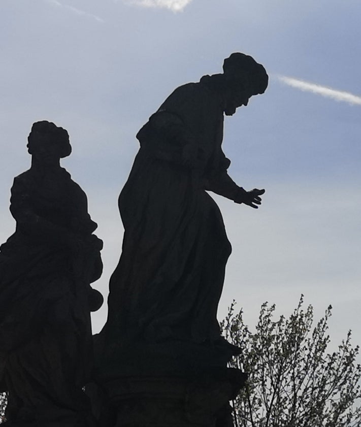 Imagen secundaria 2 - Imagen de un paseo por Praga el día previo a la carrera.