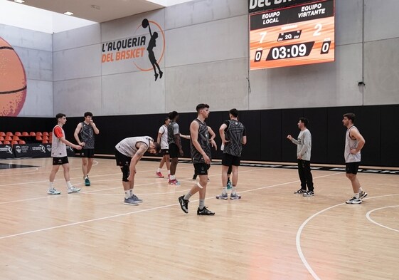 Un entrenamiento de l'Horta Godella en la Alqueria del Basket.