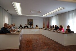 Momento de la reunión de la mesa de negociación del Ayuntamiento de Xàtiva.