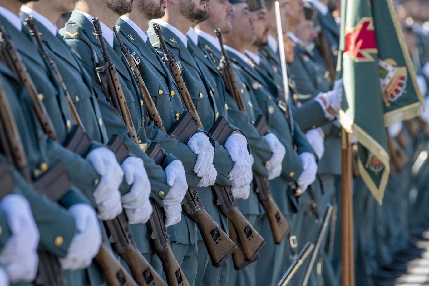 Felipe VI preside en Baeza la jura de bandera con la mayor promoción femenina