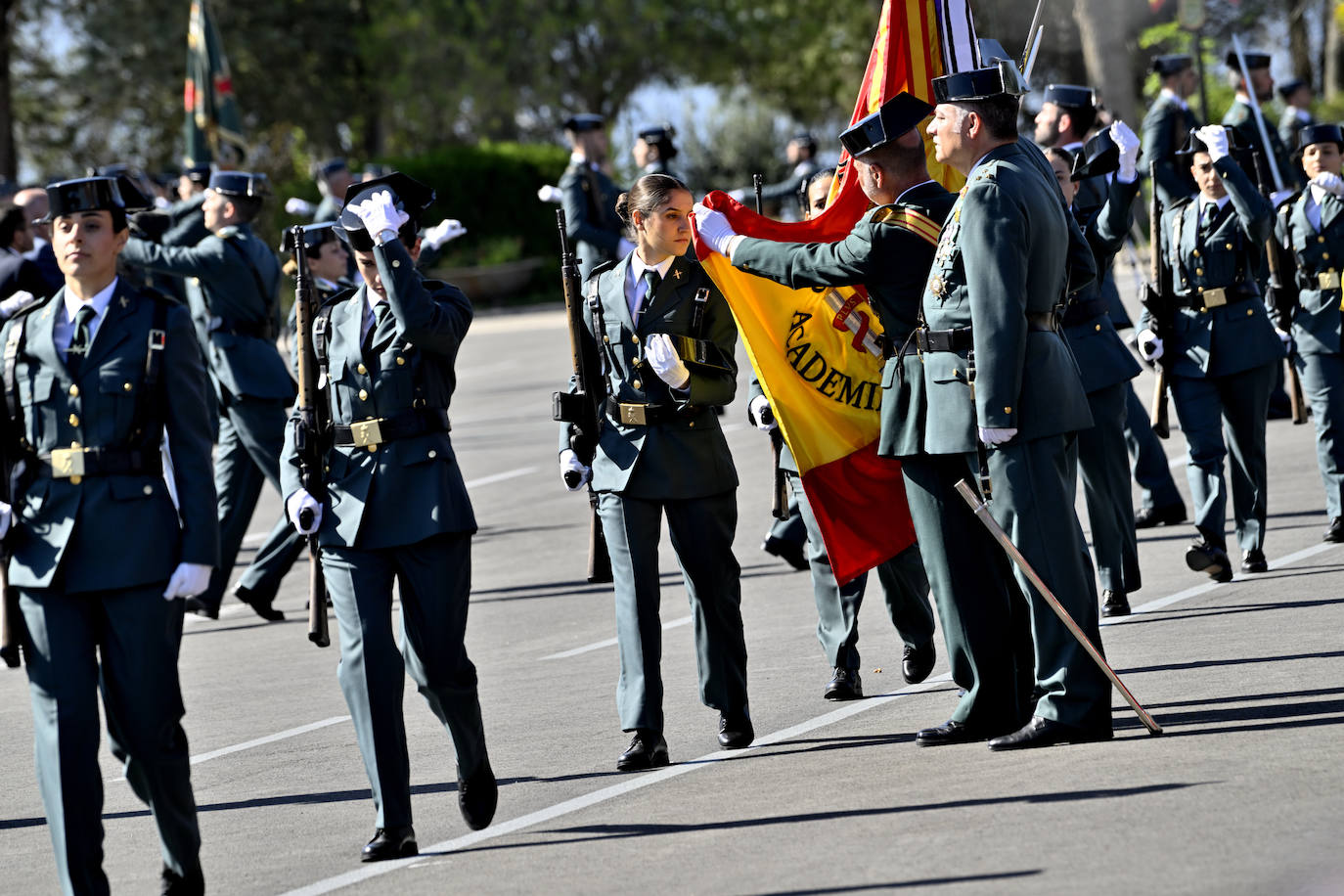 Felipe VI preside en Baeza la jura de bandera con la mayor promoción femenina