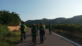 Varios de los jóvenes participantes, en una de las rutas.