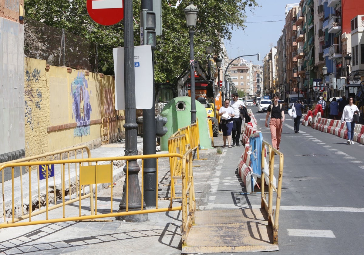 Inicio de las obras de reforma en la avenida Malvarrosa.