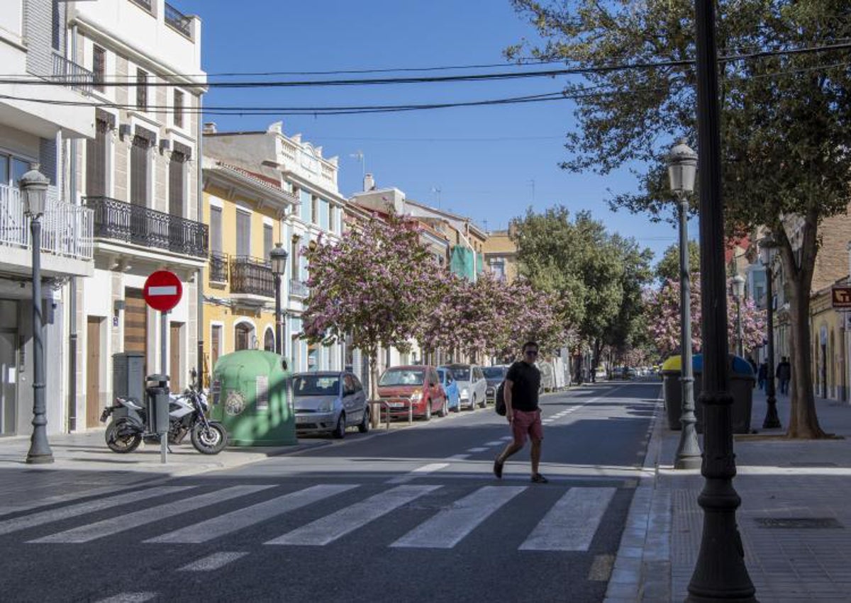 Imagen secundaria 1 - La Casa Museo de Blasco Ibáñez, la calle de la Reina (escenario de la Semana Santa Marinera) y los tinglados del puerto se podrán admirar durante el recorrido.