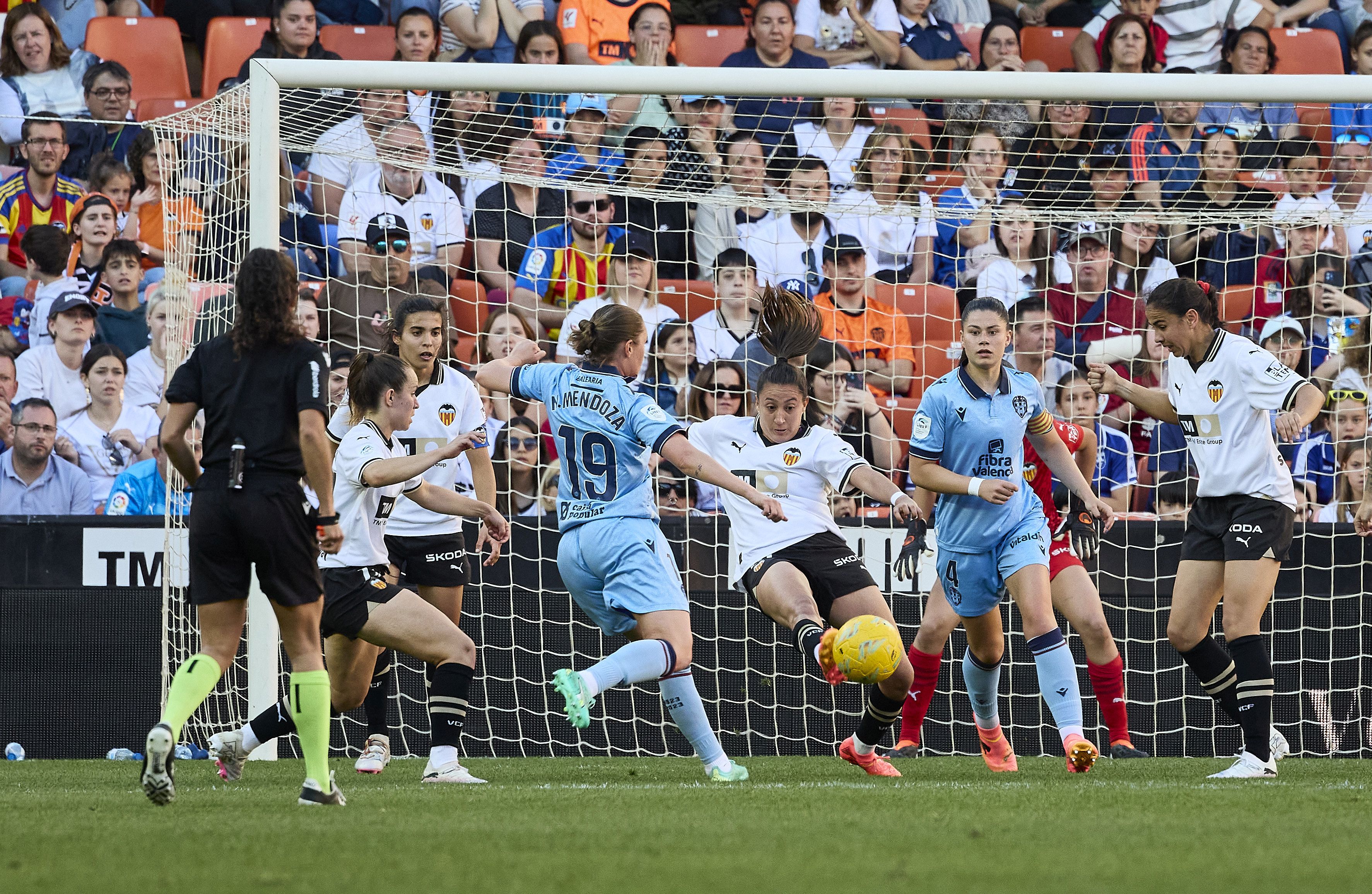 Valencia CF -Levante UD, en imágenes