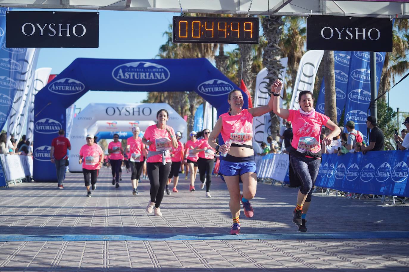 Valencia se tiñe de rosa con la Carrera de la Mujer 2024