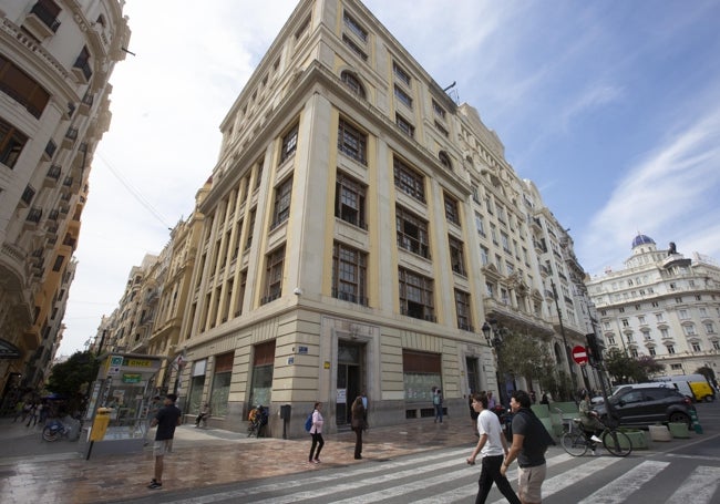 Edificio de la plaza del Ayuntamiento nº25, donde estará el nuevo hotel.