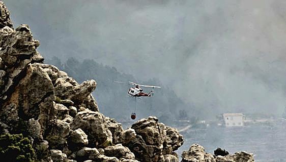 La Guardia Civil detiene a dos personas por la quema agrícola que causó el incendio de Tàrbena