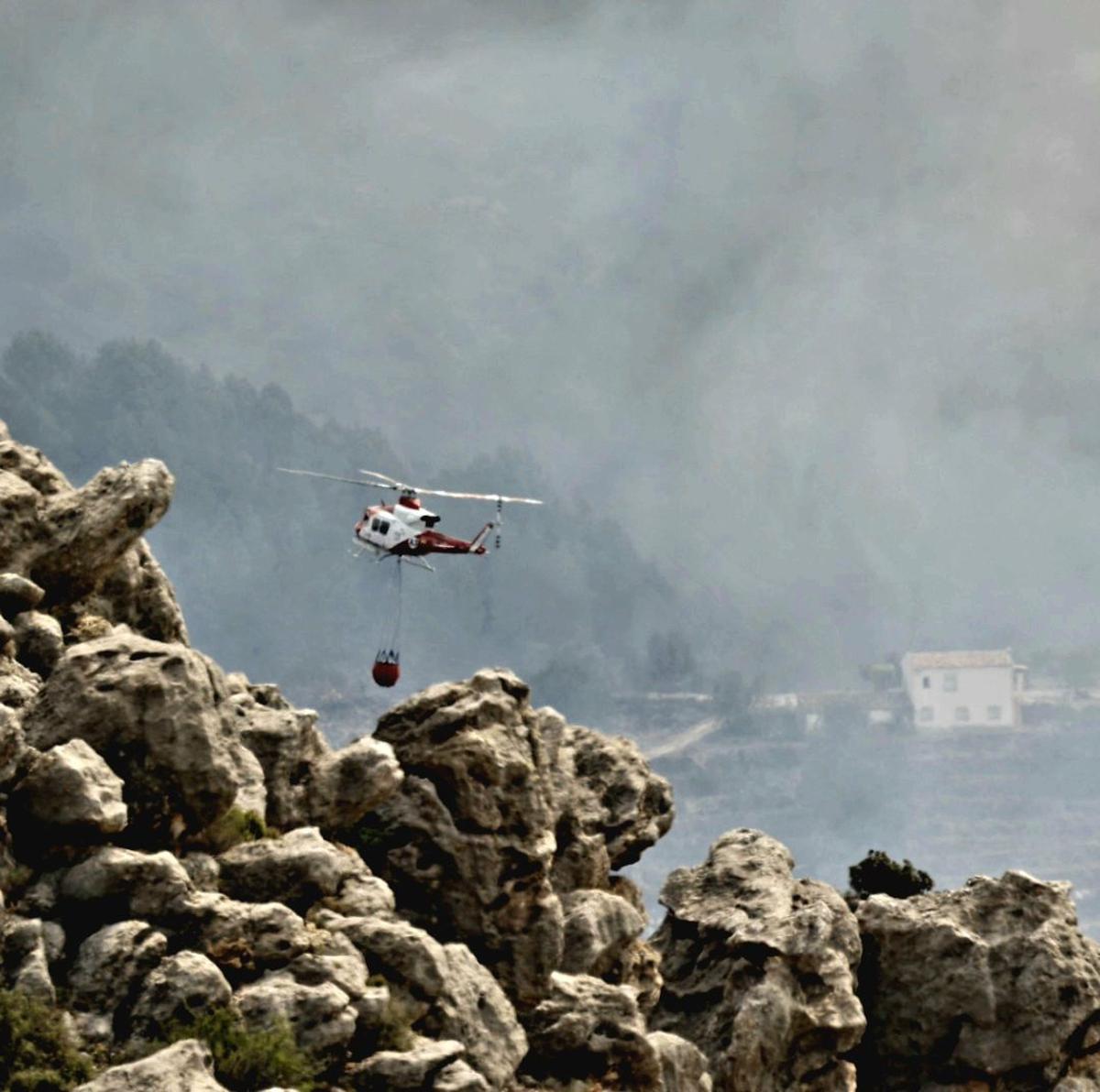 La Guardia Civil detiene a dos personas por la quema agrícola que causó el incendio de Tàrbena