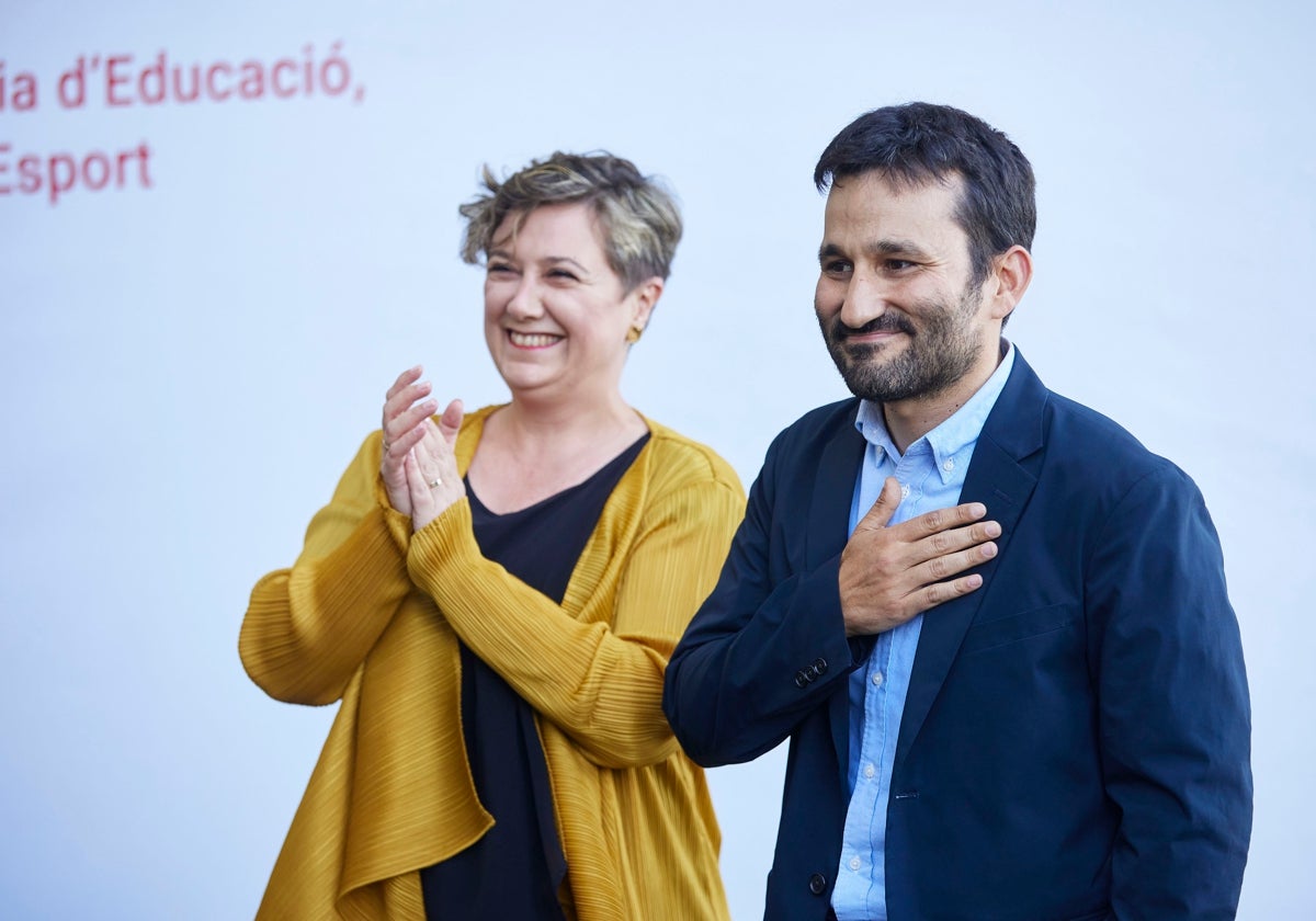 Los exconsellers con el Botánico Raquel Tamarit y Vicent Marzà.