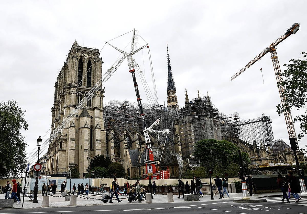 Imagen principal - Notre-Dame prepara su reapertura tras el incendio
