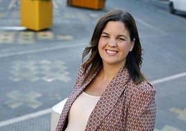 Gómez posa para la entrevista en la supermanzana de la Pechina.