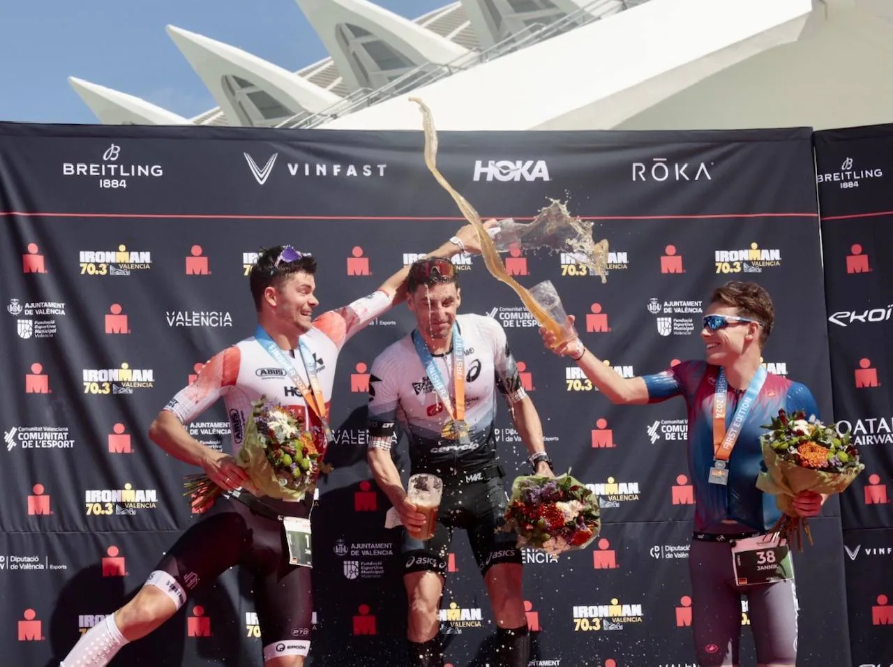 FOTOS META IRONMAN VALENCIA 2024 Así ha sido la emocionante llegada