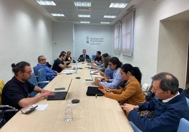 El director general de Centros, Jorge Cabo, en la reunión con los representantes sindicales.