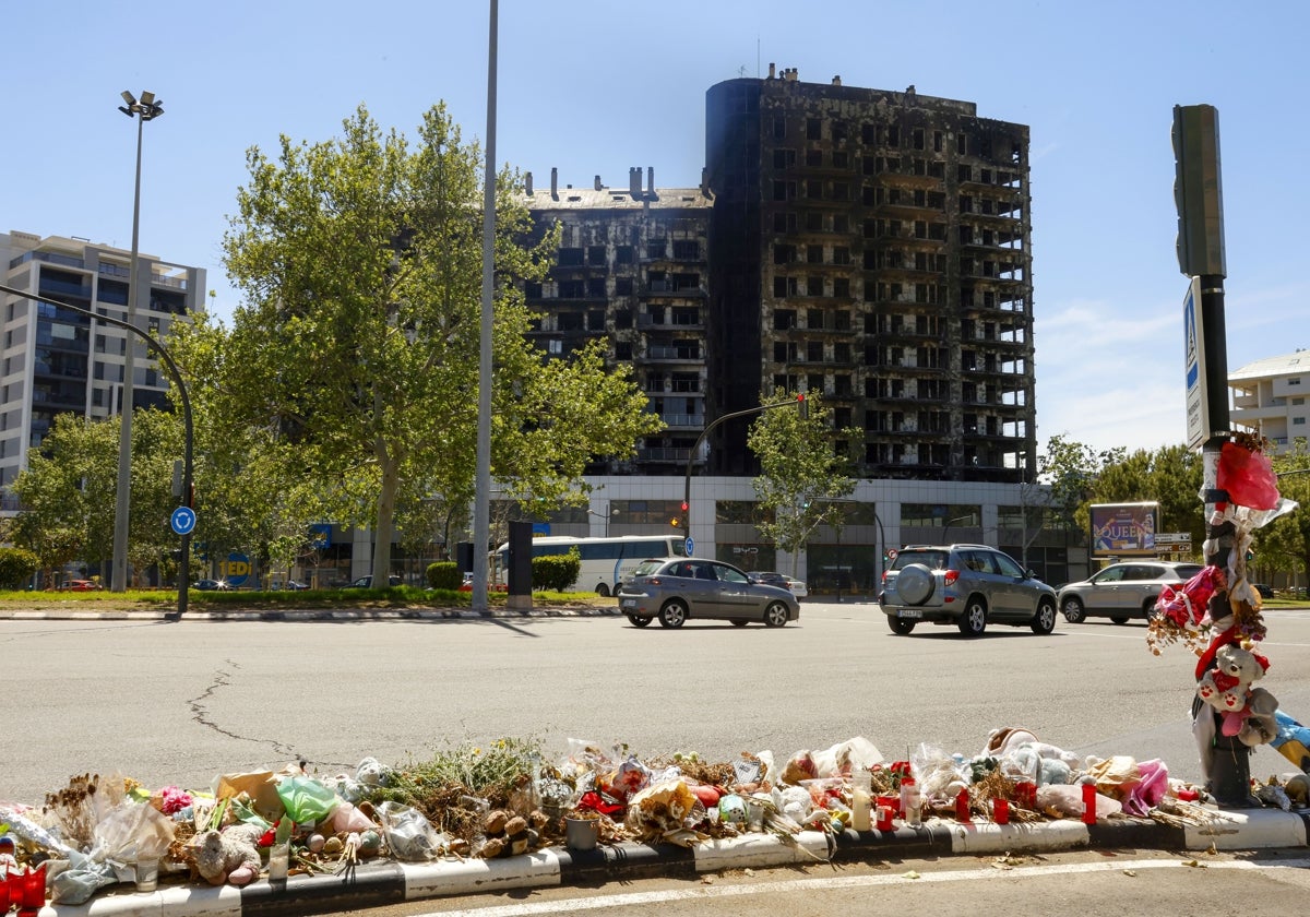 Vista del edificio quemado.