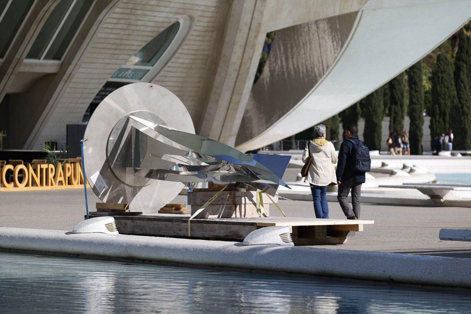 Monumentales esculturas en mármol y bronce llegan a Valencia