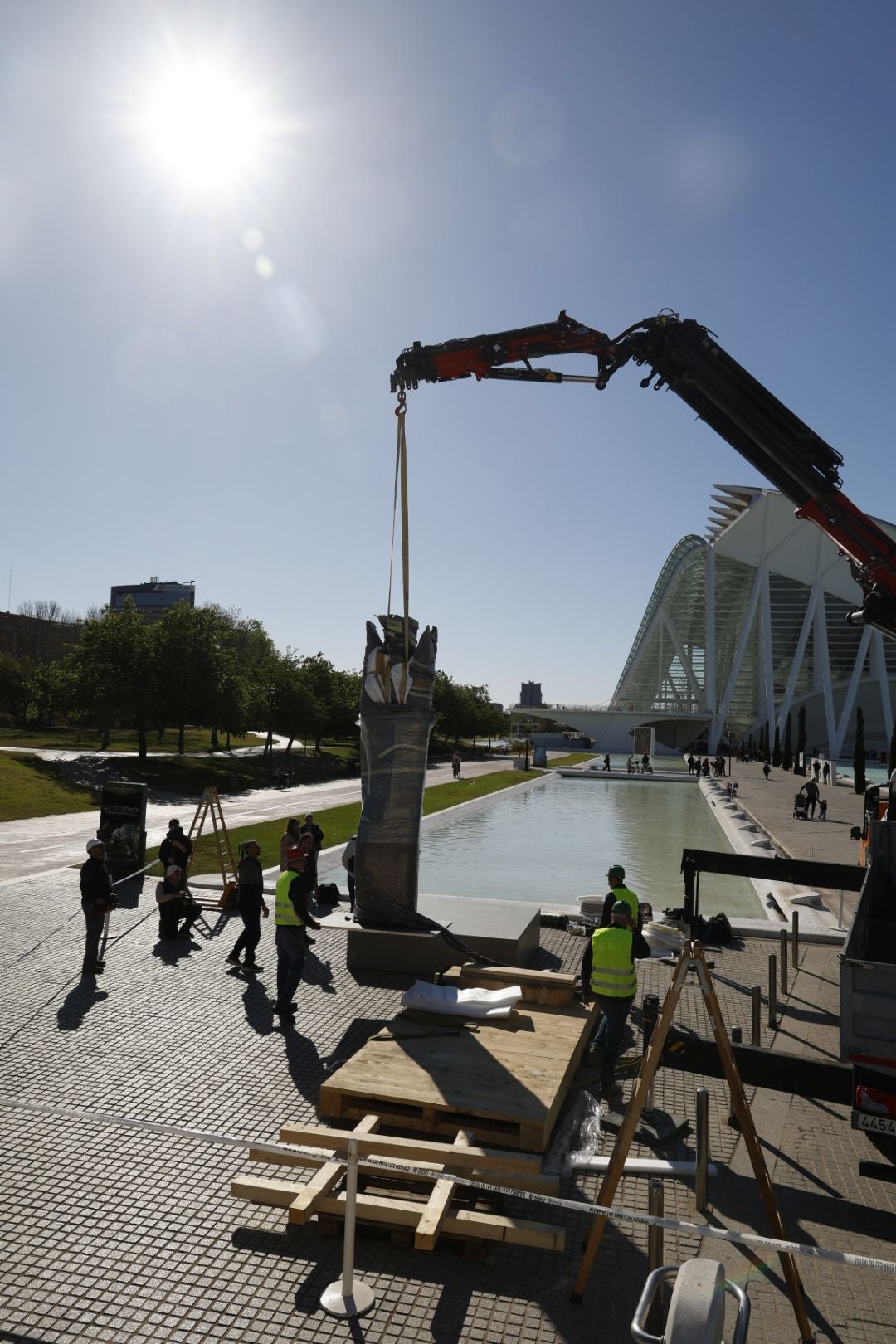 Monumentales esculturas en mármol y bronce llegan a Valencia