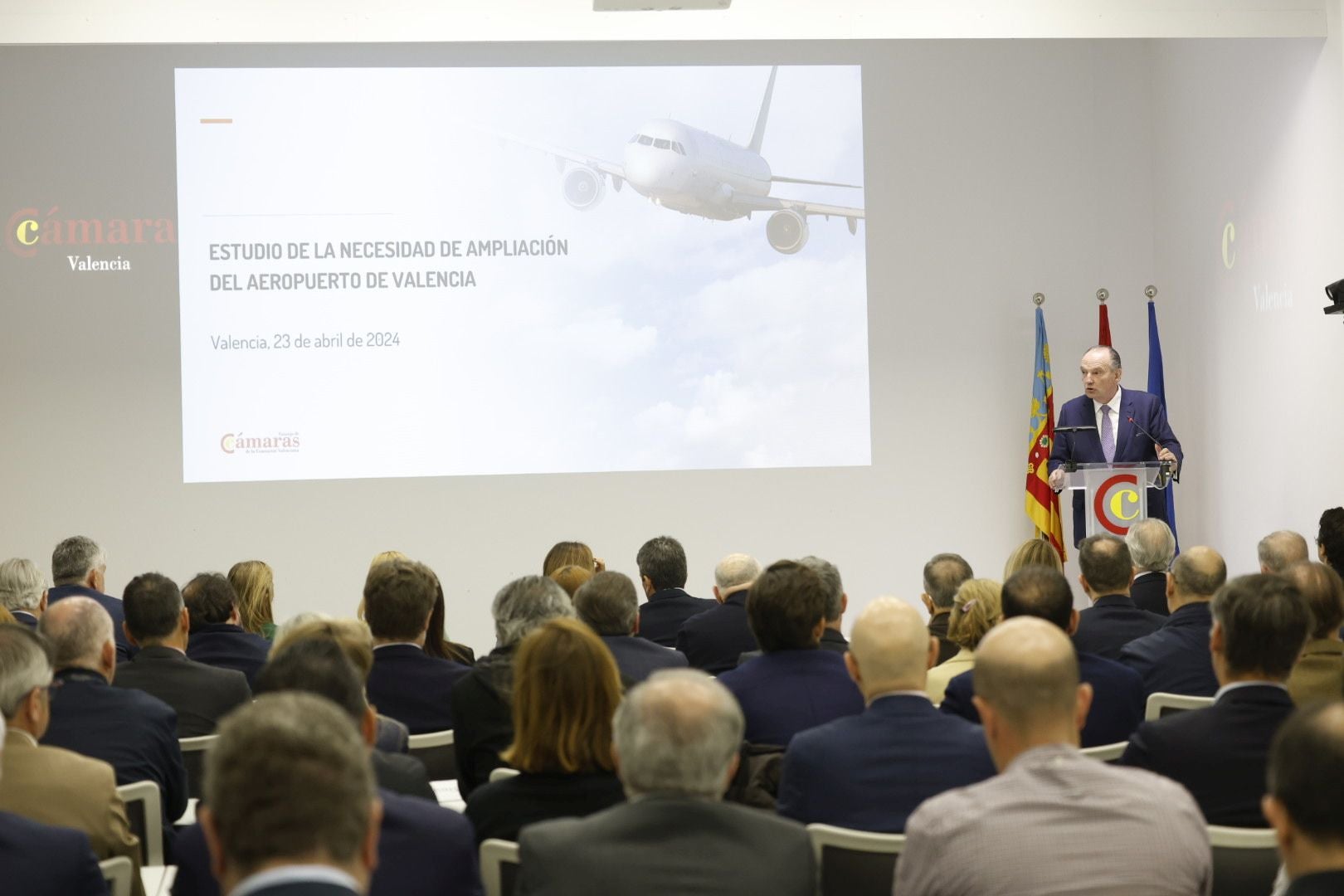 Presentación del informe sobre el impacto económico de la expansión del aeropuerto de Manises