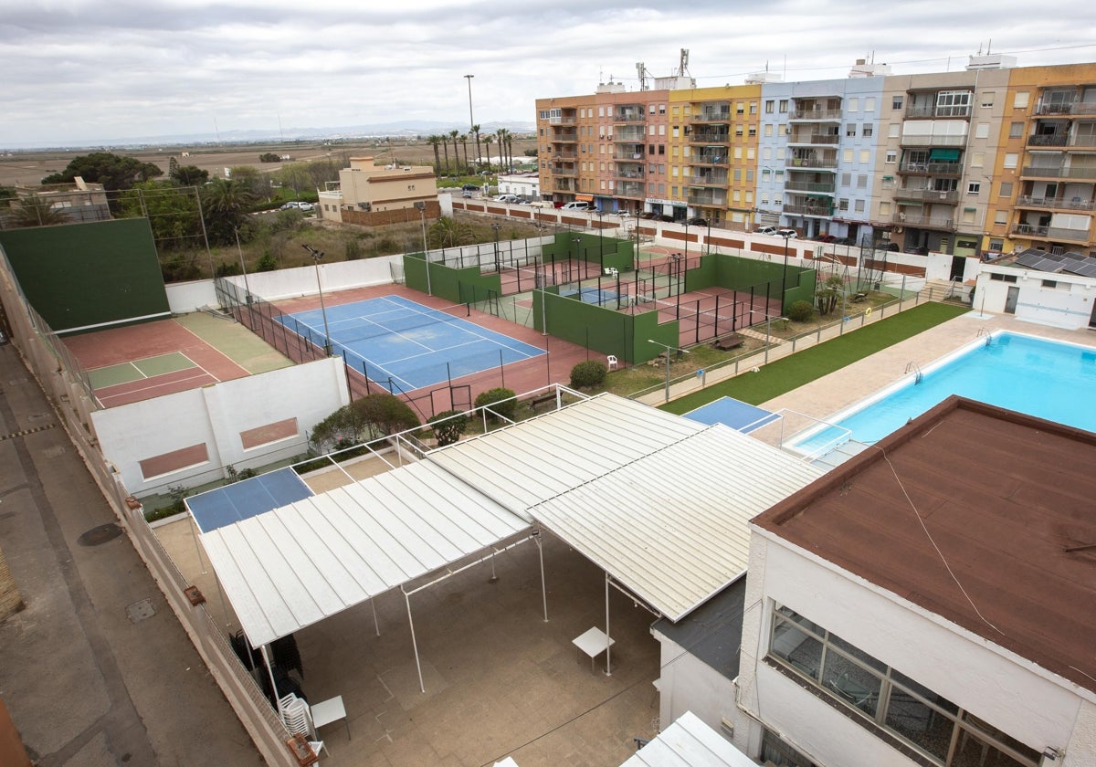 Incertidumbre en El Perellonet por la llegada de un área comercial o de uso hotelero que obligará a reordenar las calles