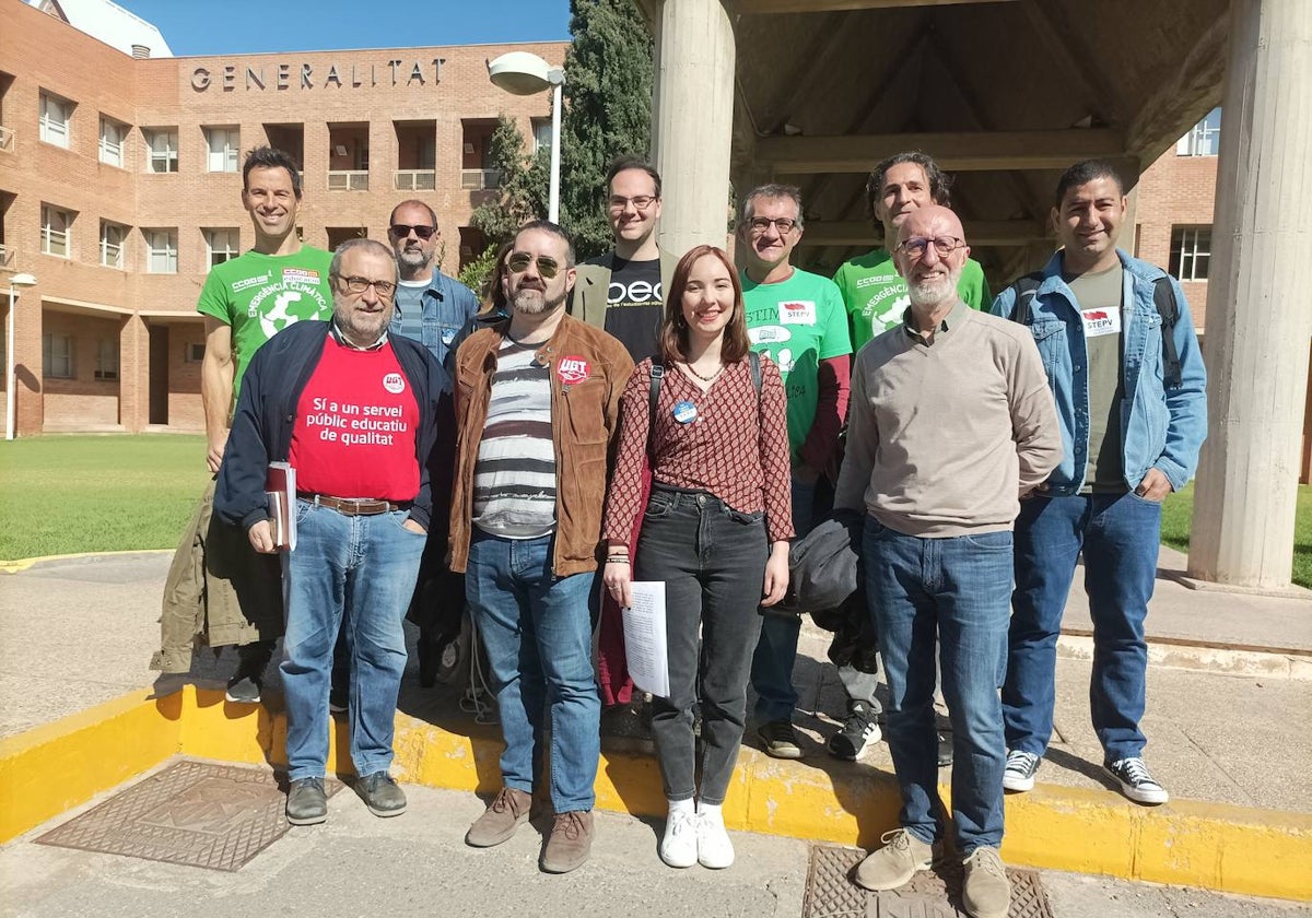 Representantes de la plataforma, tras informar de la convocatoria.