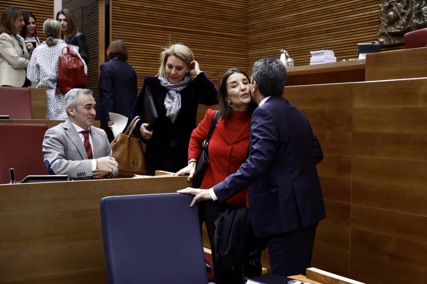 Sesión de control a Mazón en Les Corts este miércoles, en imágenes