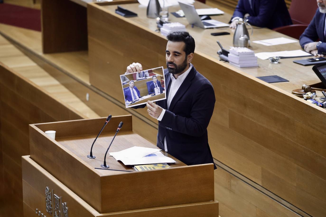 Sesión de control a Mazón en Les Corts este miércoles, en imágenes