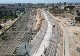 El desvío de la alta velocidad Valencia-Madrid, a la derecha de la imagen.