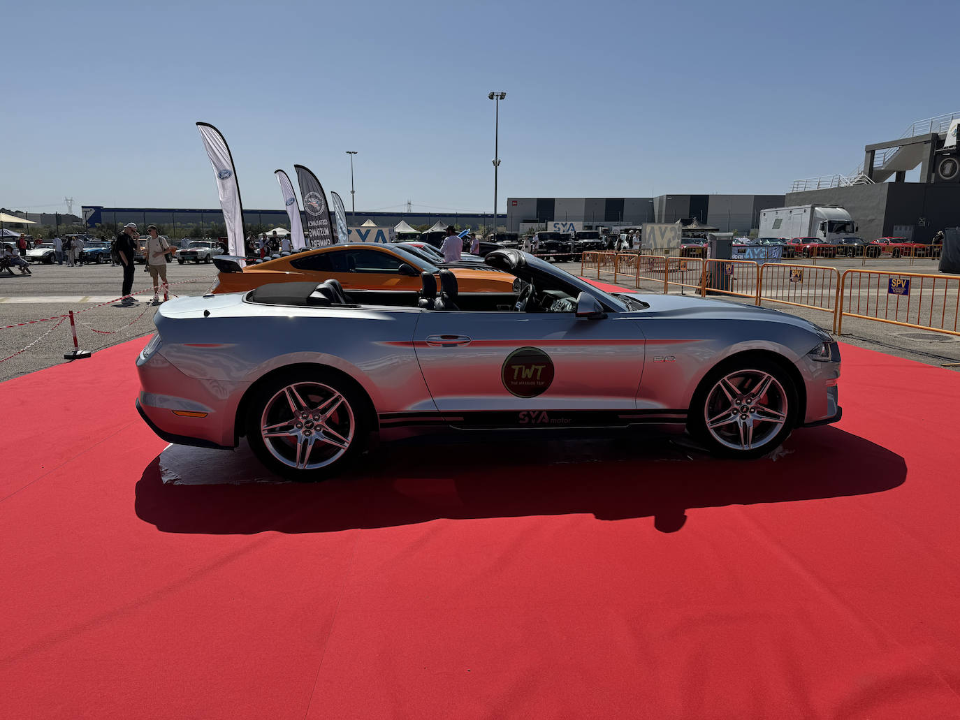 Los mejores coches americanos se citaron en el Circuit Ricardo Tormo