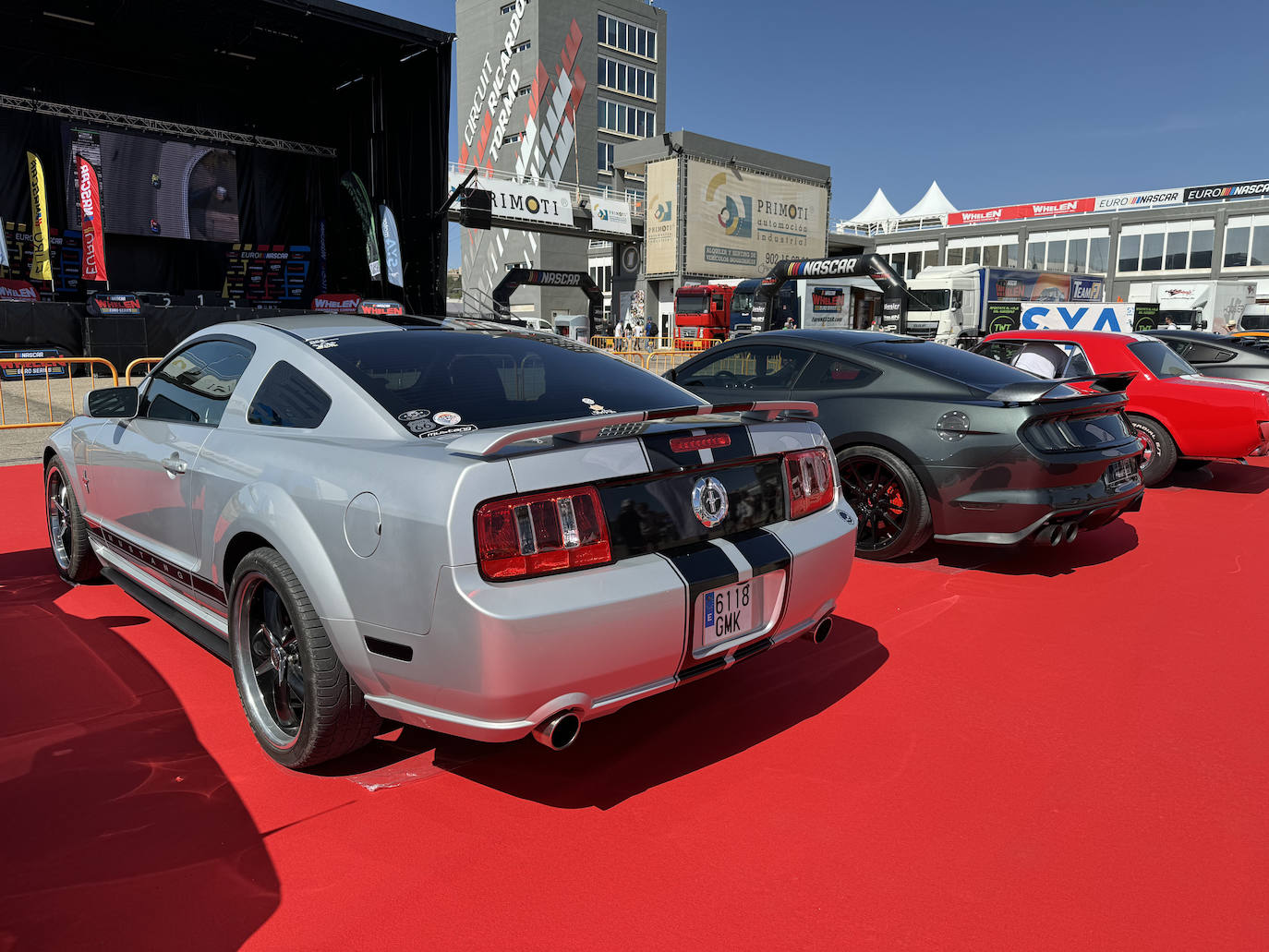 Los mejores coches americanos se citaron en el Circuit Ricardo Tormo